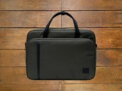 ACCESSORIES Herschel Supply Co. "Gibson" Messenger