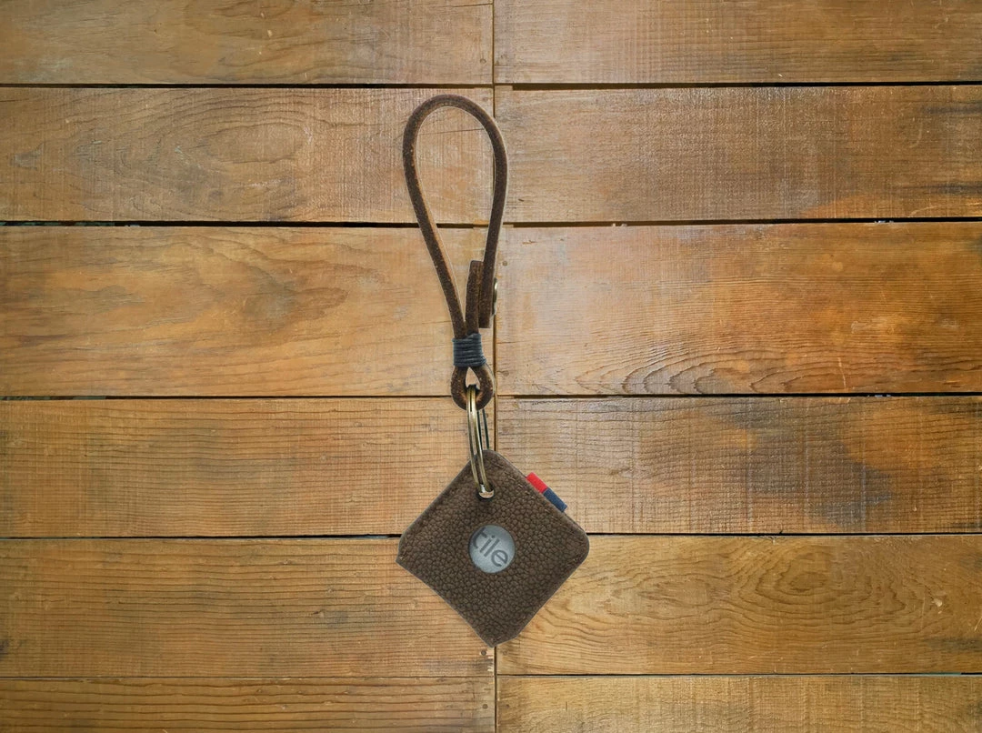 Herschel Supply Co. "Keychain + Tile" 2 Herschel Supply Co. "Keychain + Tile"